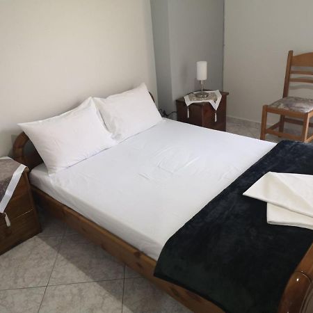 Panos & Antzy Apartments Каламата Экстерьер фото
