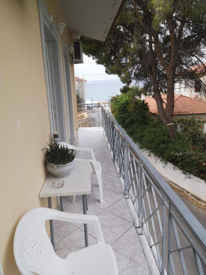 Panos & Antzy Apartments Каламата Экстерьер фото