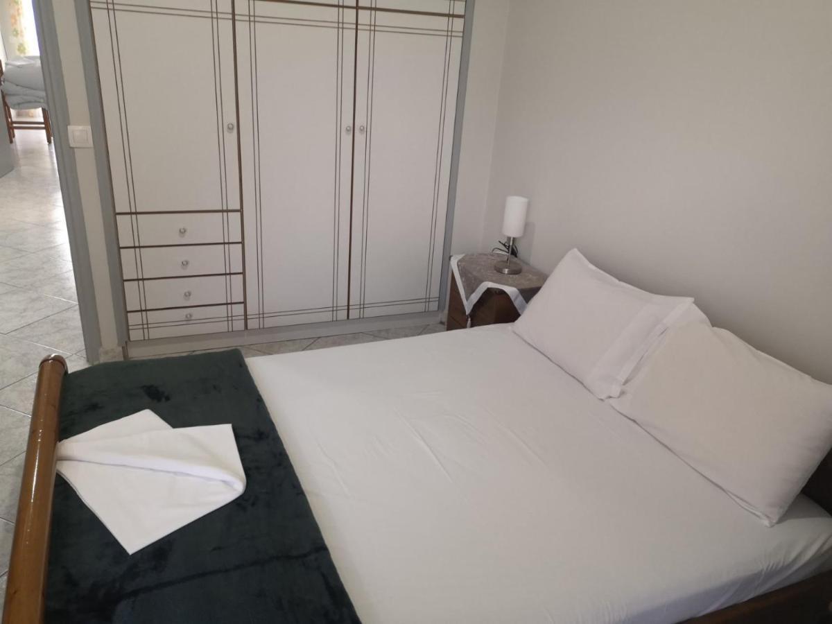Panos & Antzy Apartments Каламата Экстерьер фото