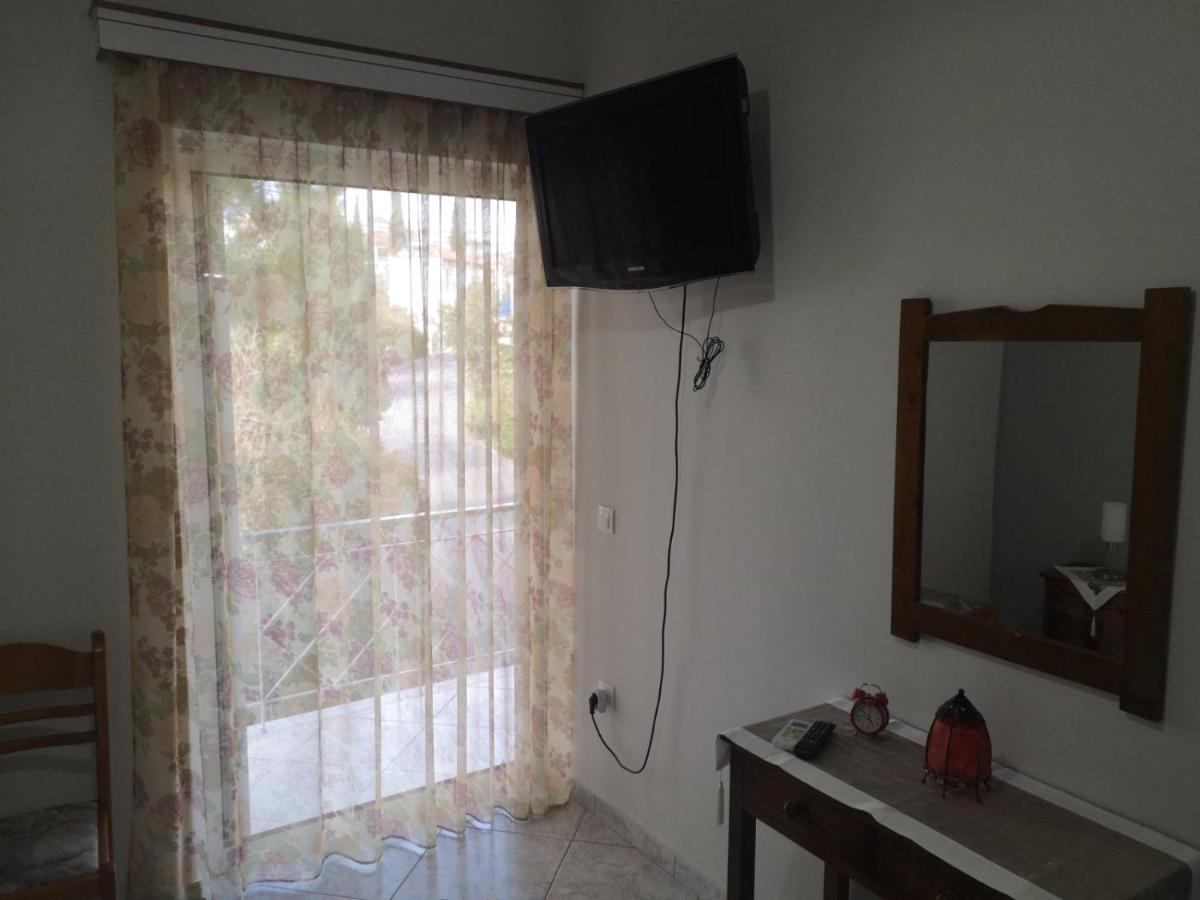 Panos & Antzy Apartments Каламата Экстерьер фото