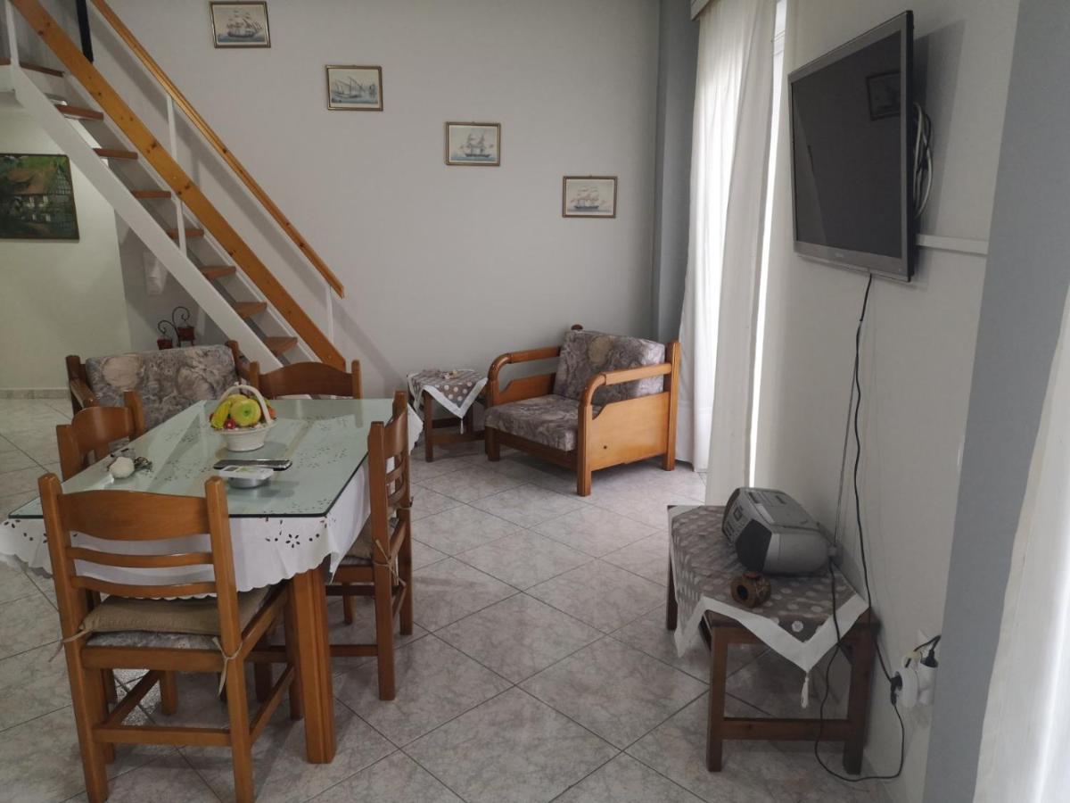 Panos & Antzy Apartments Каламата Экстерьер фото