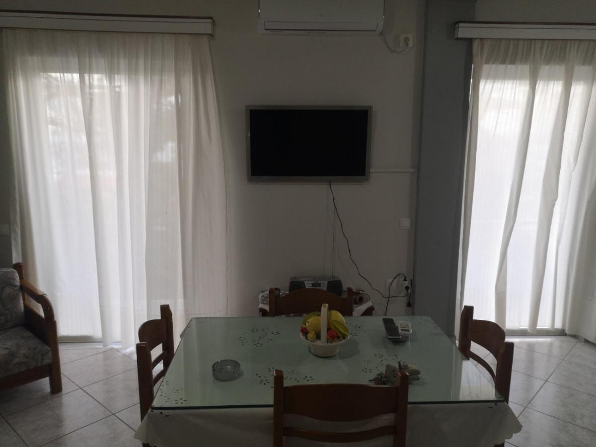 Panos & Antzy Apartments Каламата Экстерьер фото