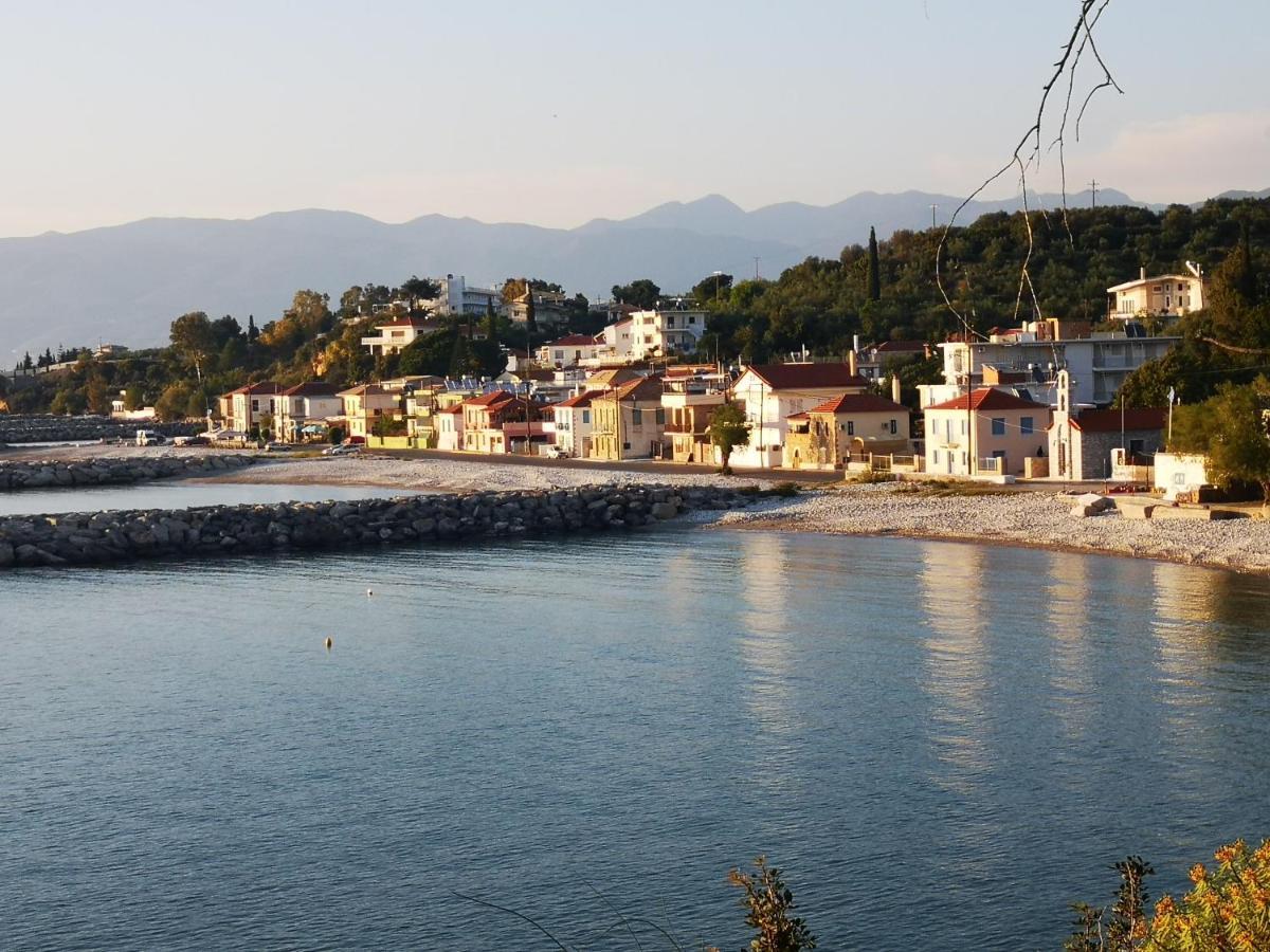 Panos & Antzy Apartments Каламата Экстерьер фото